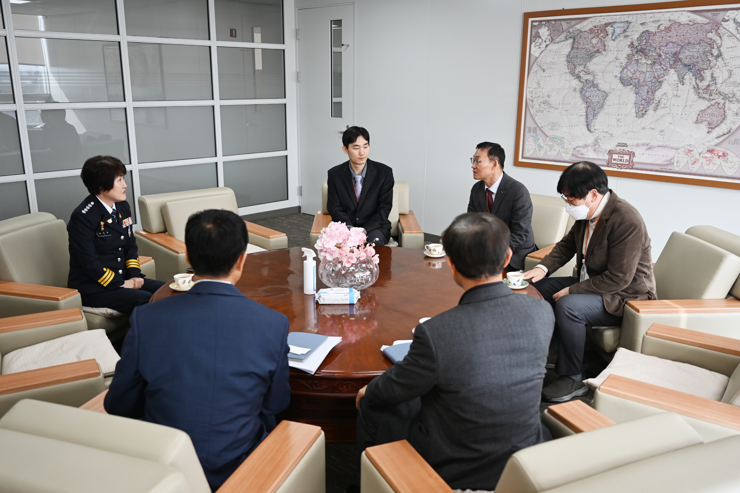 0213 완주경찰서장 식품연구원장 접견